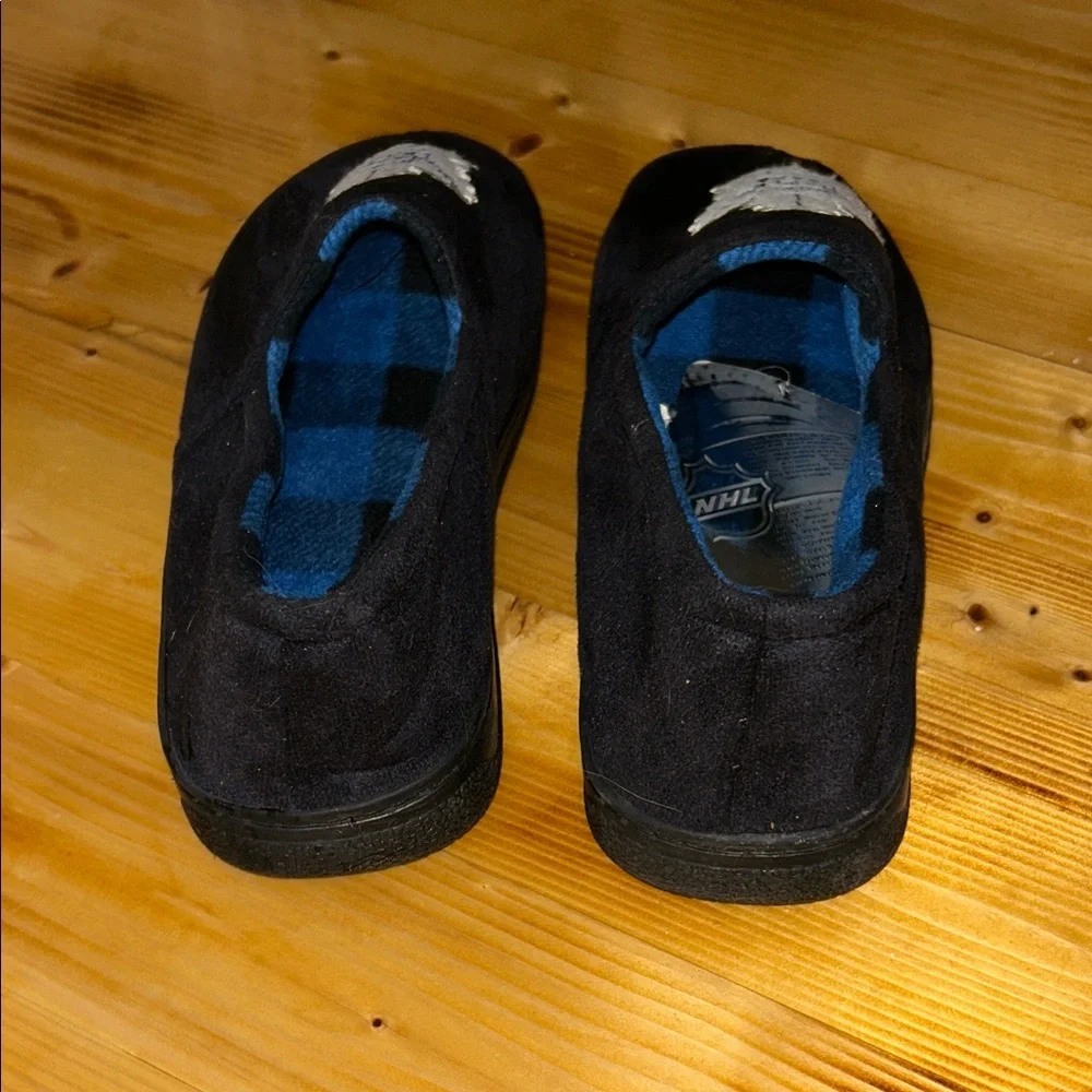 NHL Toronto Maple Leafs mens black and Blue Slippers size 8-10 - Picture 4 of 10